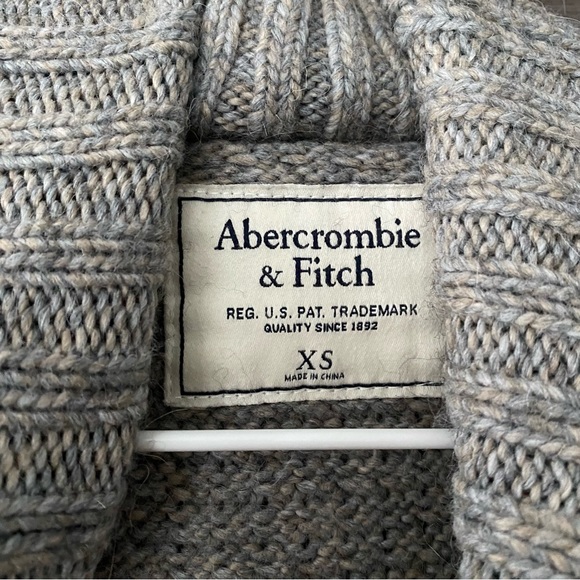 Abercrombie & Fitch Gray Marled Turtleneck Sweater - Picture 3 of 4